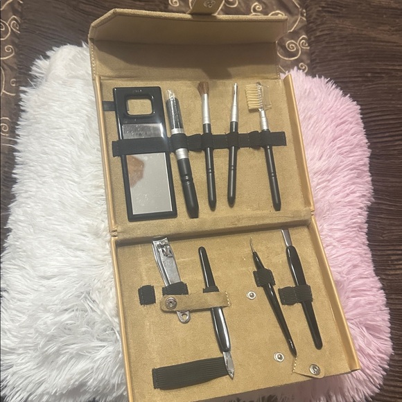 Elegant Tan Suede Women's Bag - Picture 2 of 3